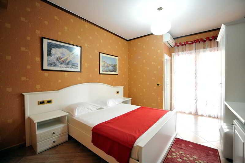 Hotel Albion Durrës 外观 照片
